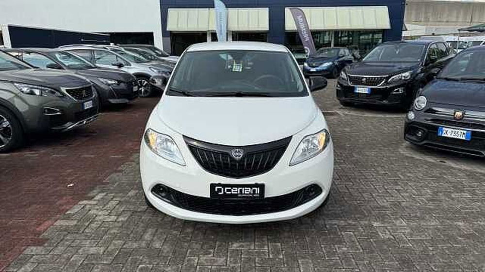 Lancia Ypsilon nuova a Milano (8)