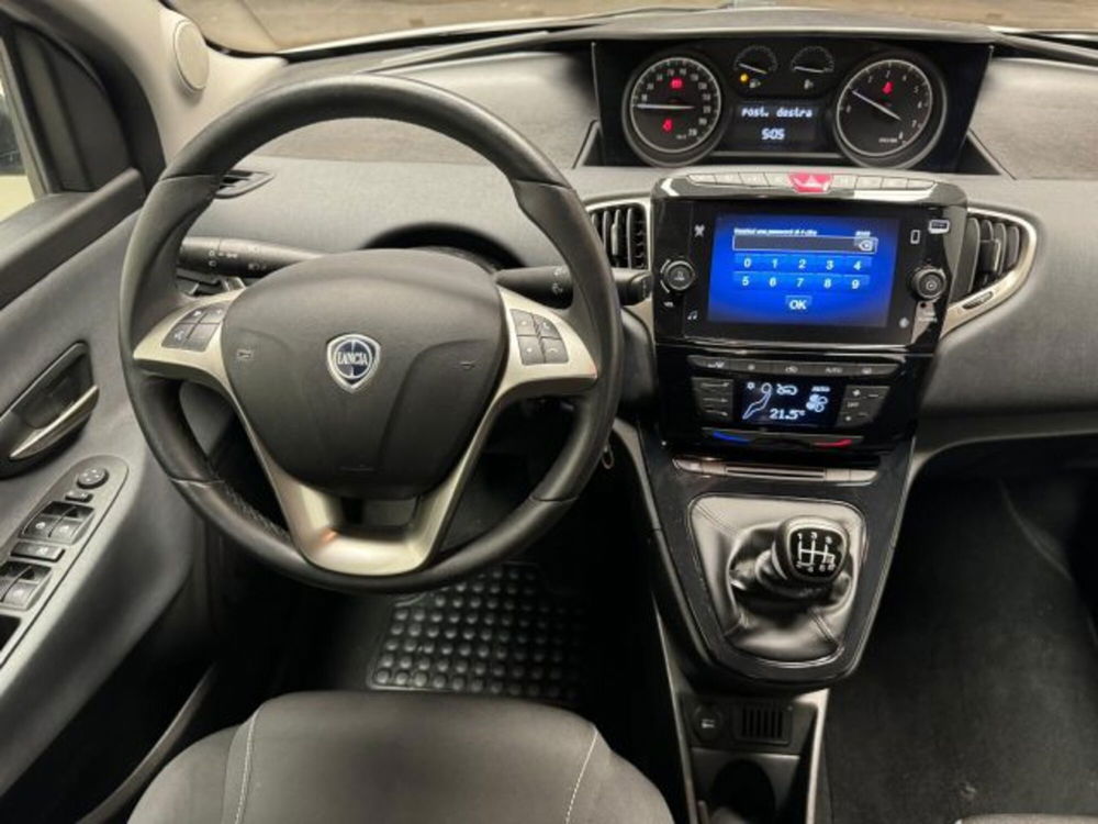 Lancia Ypsilon usata a Biella (17)