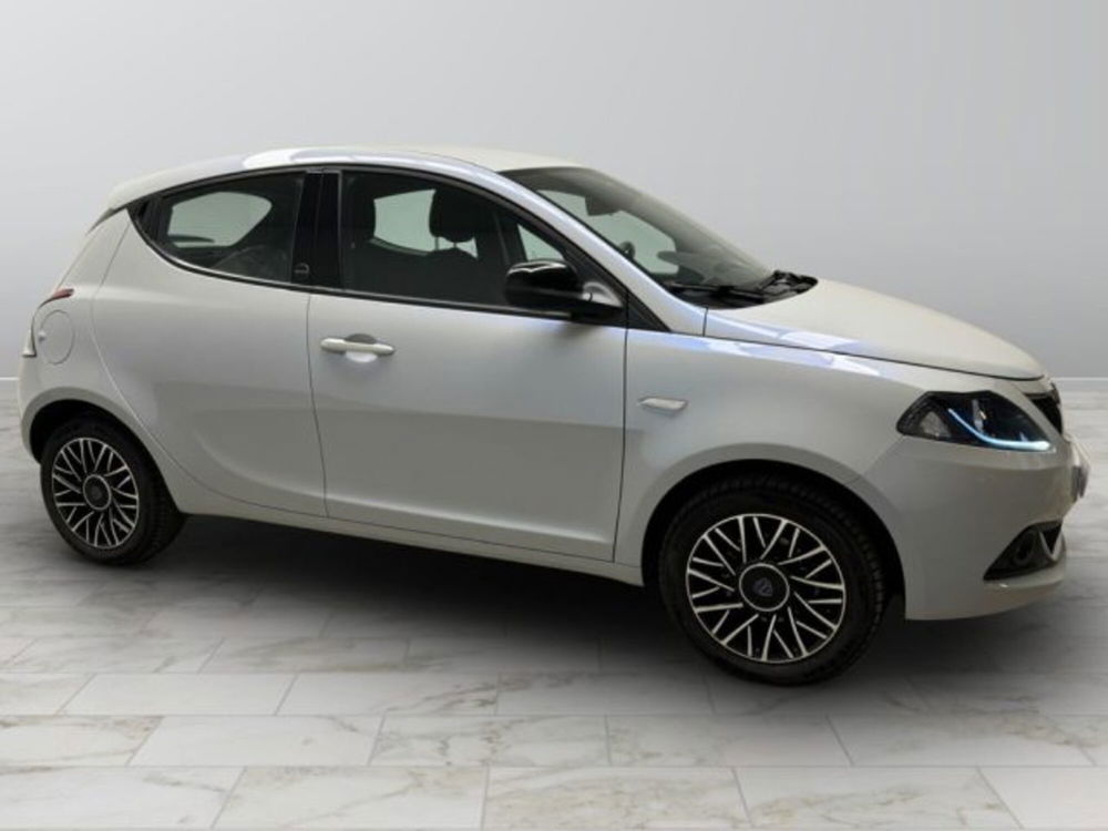 Lancia Ypsilon usata a Biella (8)