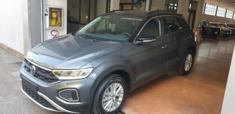 Volkswagen T-Roc nuova a Imperia (2)