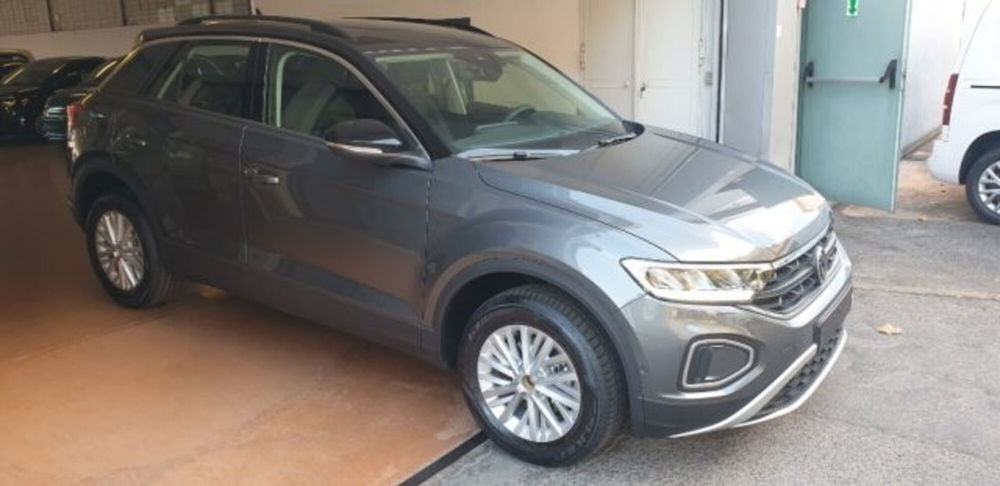 Volkswagen T-Roc nuova a Imperia (3)