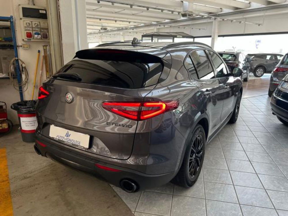 Alfa Romeo Stelvio usata a Modena (3)