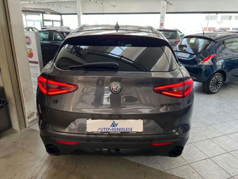 Alfa Romeo Stelvio usata a Modena (4)