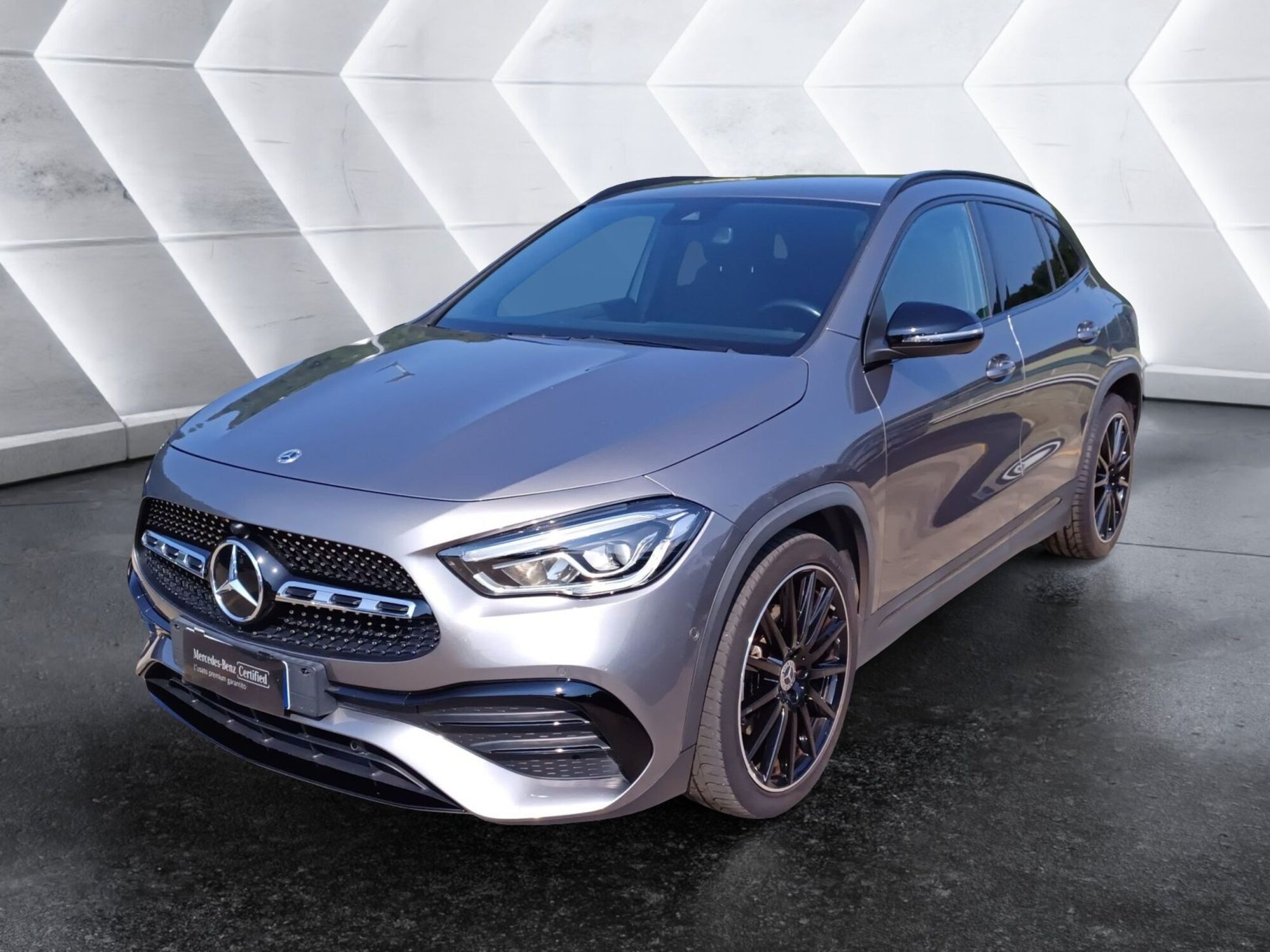 Mercedes-Benz GLA SUV 180 d Automatic Premium del 2020 usata