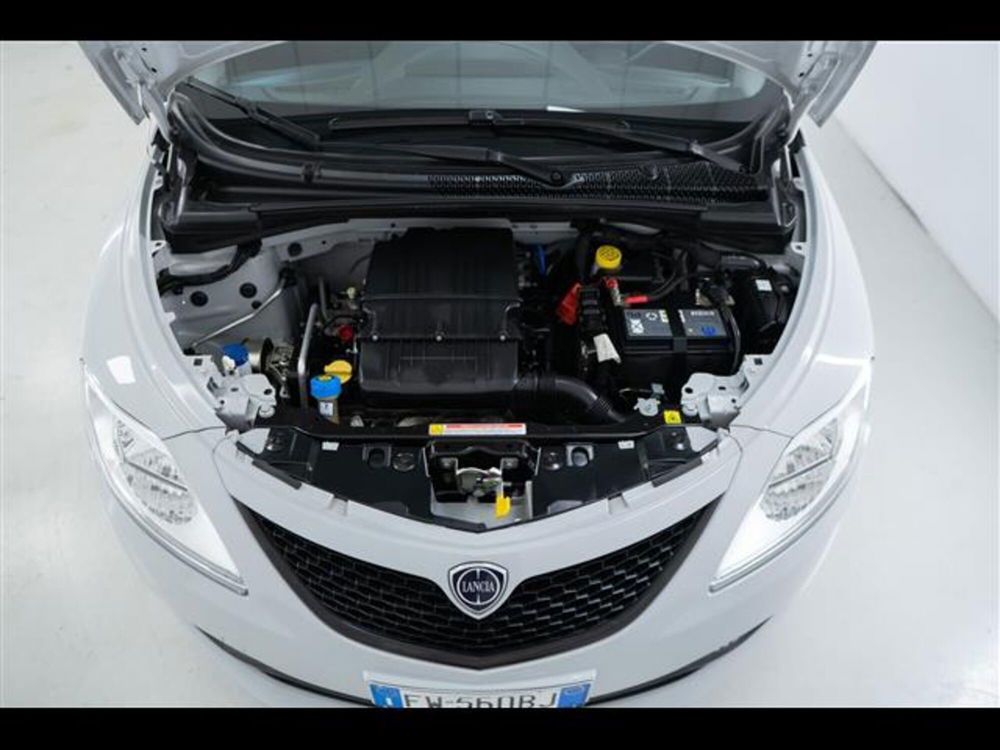 Lancia Ypsilon usata a Torino (10)