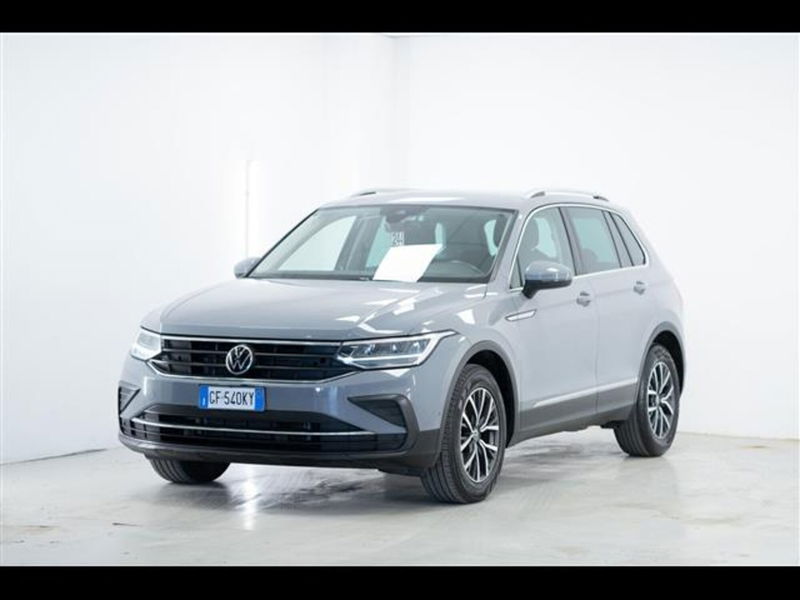 Volkswagen Tiguan 2.0 tdi Life 150cv dsg del 2021 usata a Torino