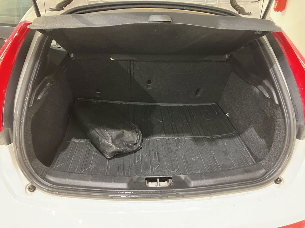 Volvo V40 usata a Parma (15)