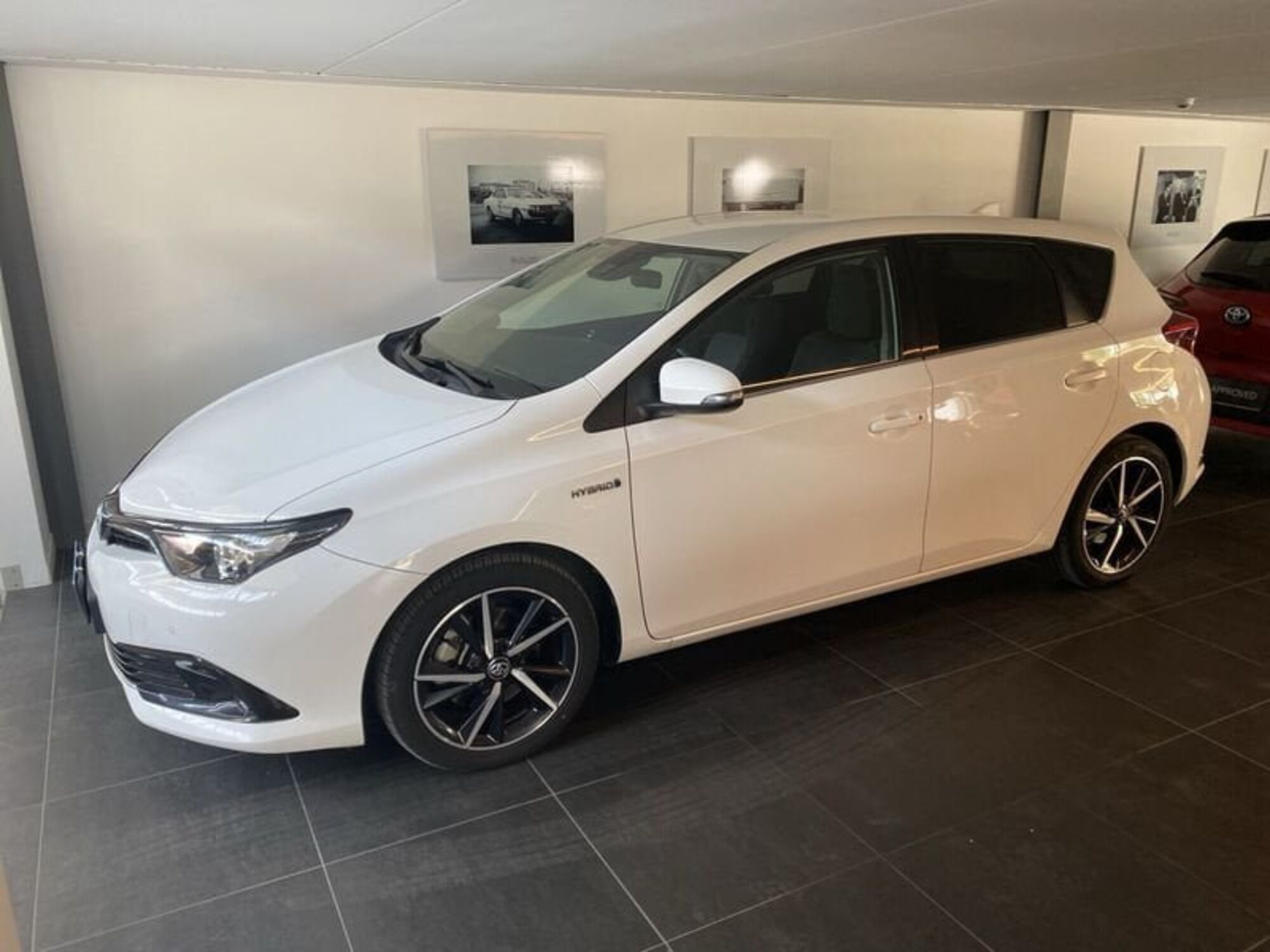 Toyota Auris 1.8 Hybrid Lounge  del 2018 usata a Bassano del Grappa