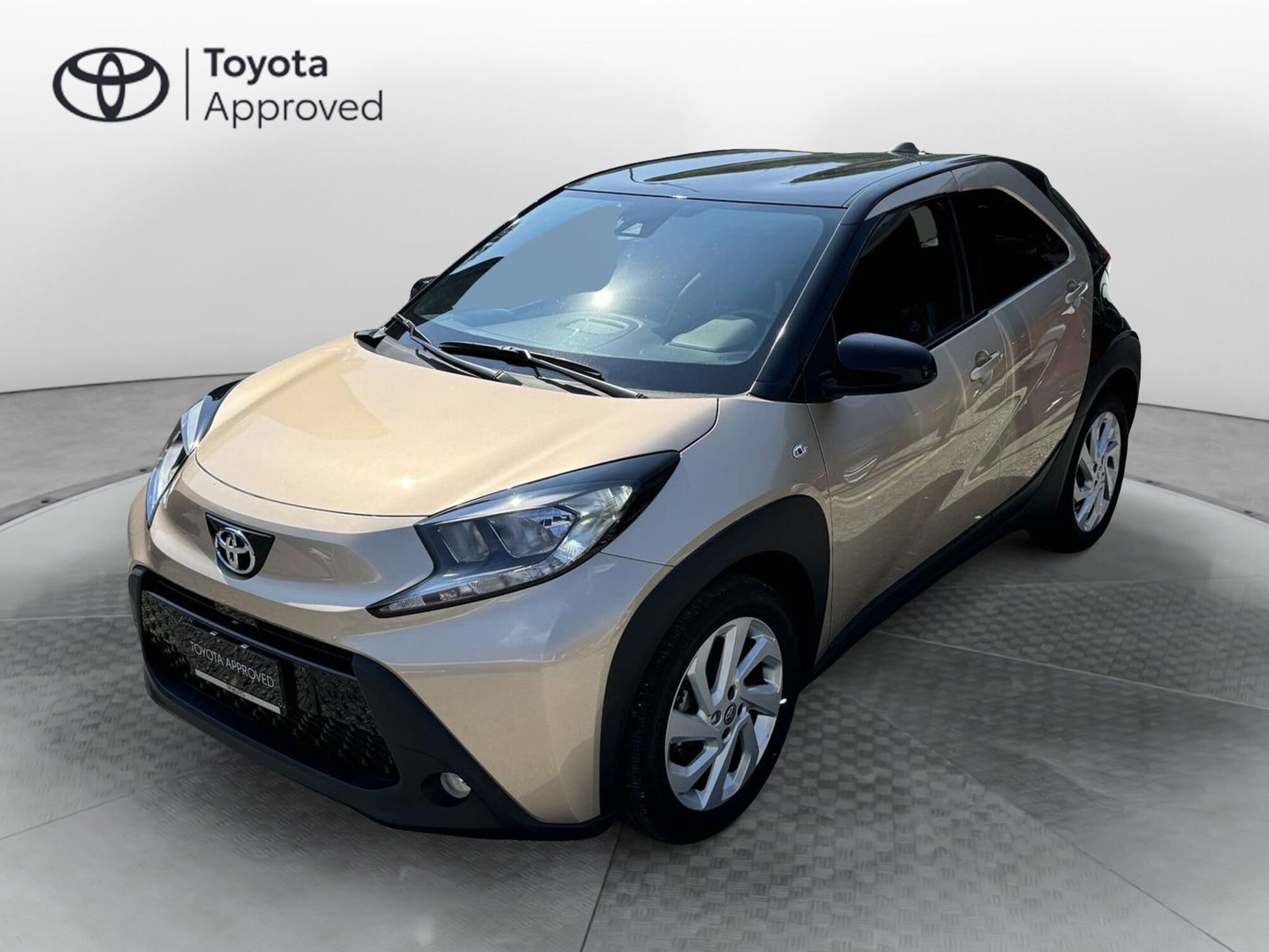 Toyota Aygo X 1.0 VVT-i 72 CV 5 porte Limited del 2022 usata a Como