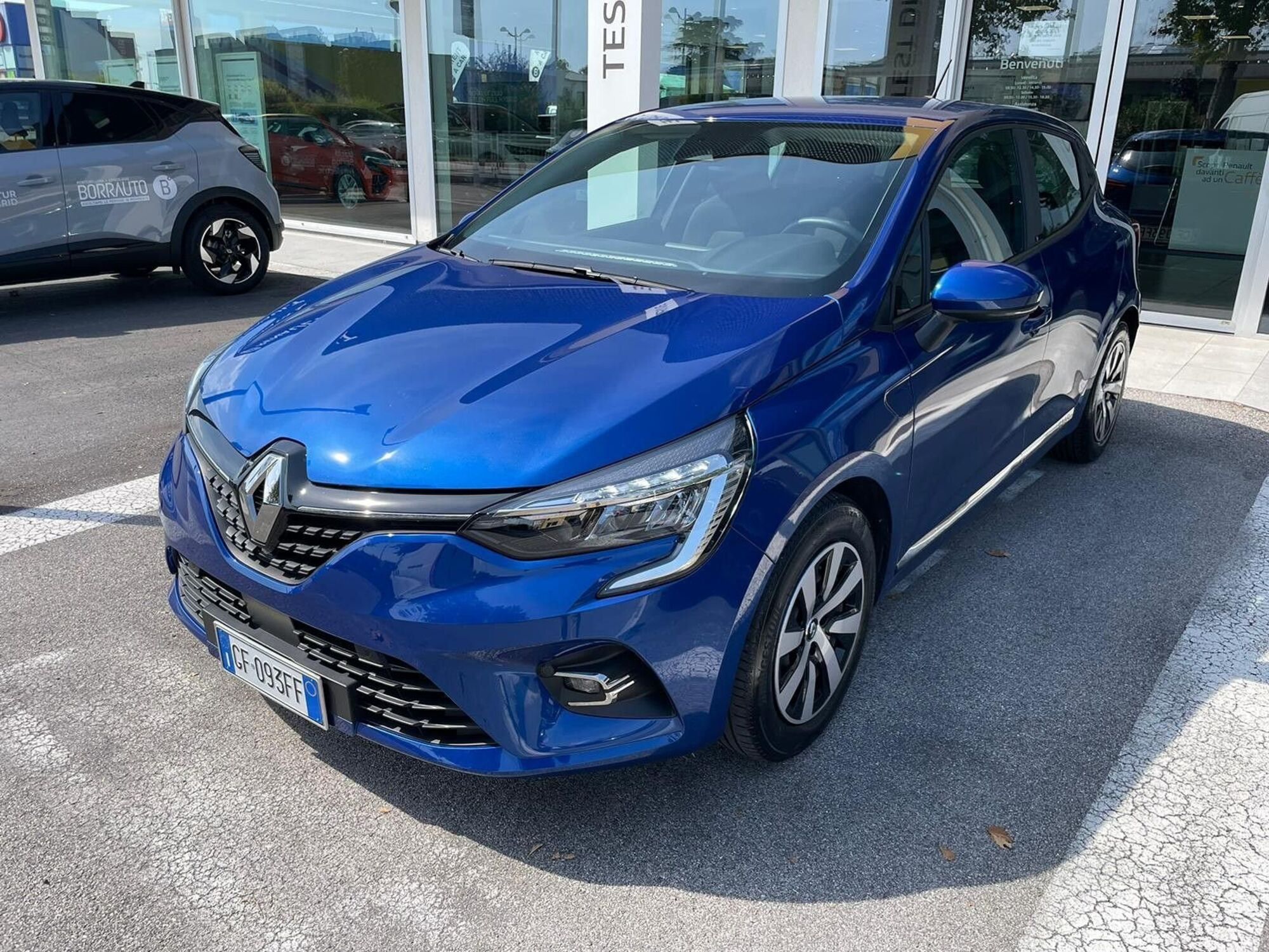 Renault Clio TCe 90 CV 5 porte Zen  del 2021 usata a Montebelluna