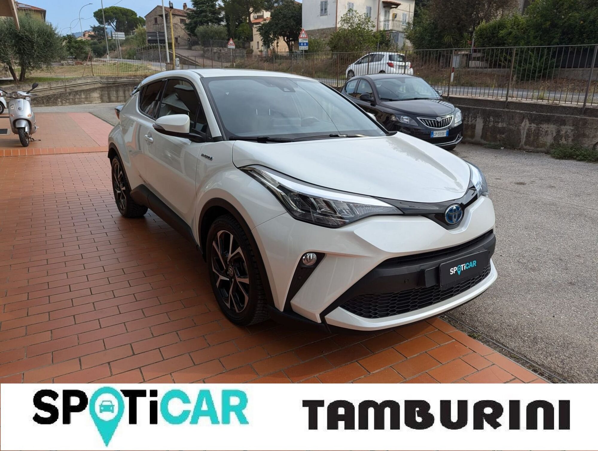 Toyota Toyota C-HR 2.0 Hybrid E-CVT Lounge  del 2021 usata a Cortona