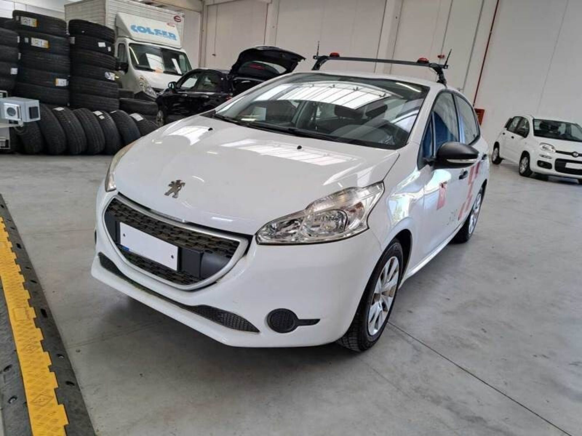 Peugeot 208 VTi 68 CV 5 porte Access del 2014 usata a Rende