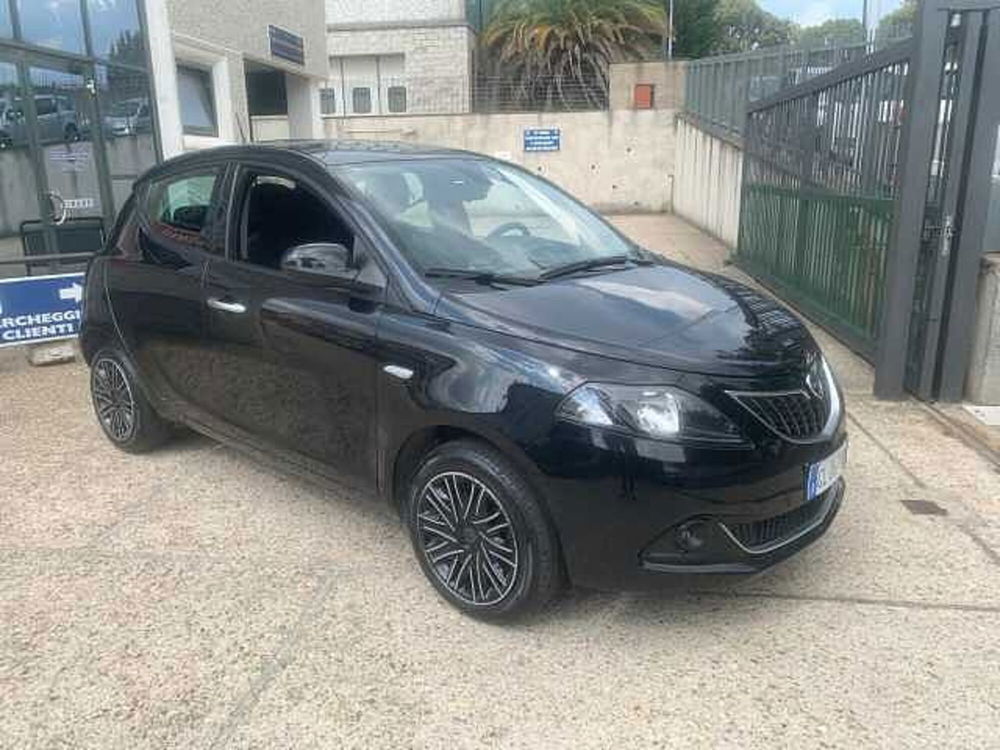 Lancia Ypsilon usata a Roma (3)