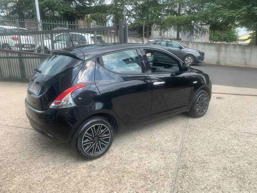 Lancia Ypsilon usata a Roma (9)