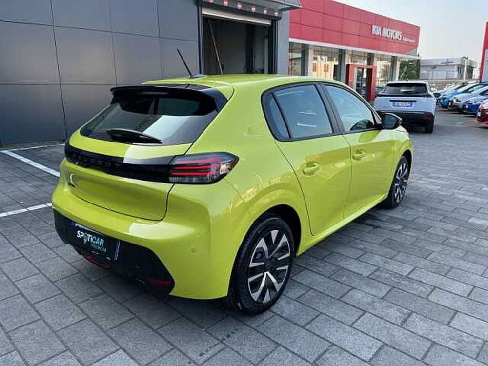 Peugeot 208 nuova a Milano (5)