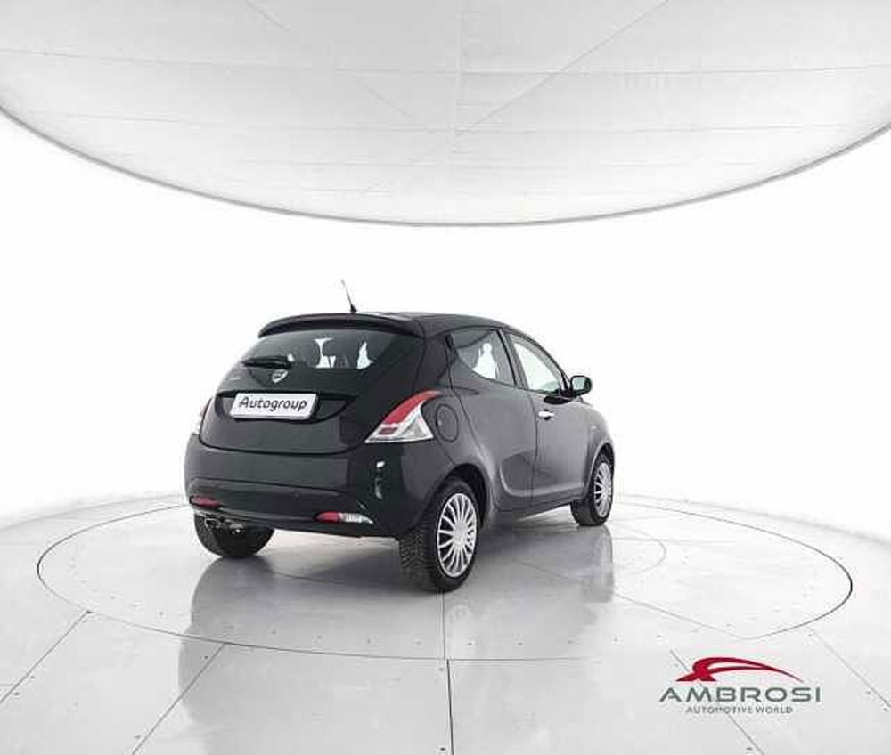 Lancia Ypsilon usata a Perugia (3)