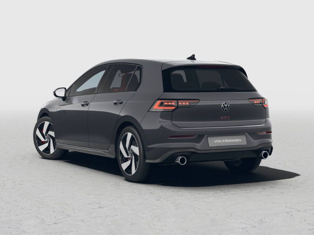 Volkswagen Golf nuova a Novara (3)