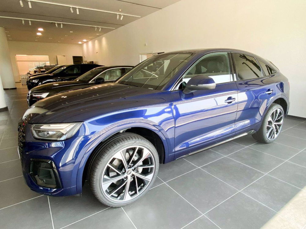 Audi Q5 Sportback nuova a Novara (3)