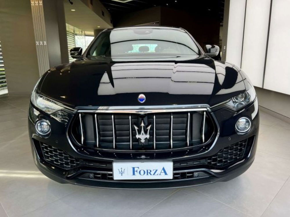 Maserati Levante usata a Torino (2)