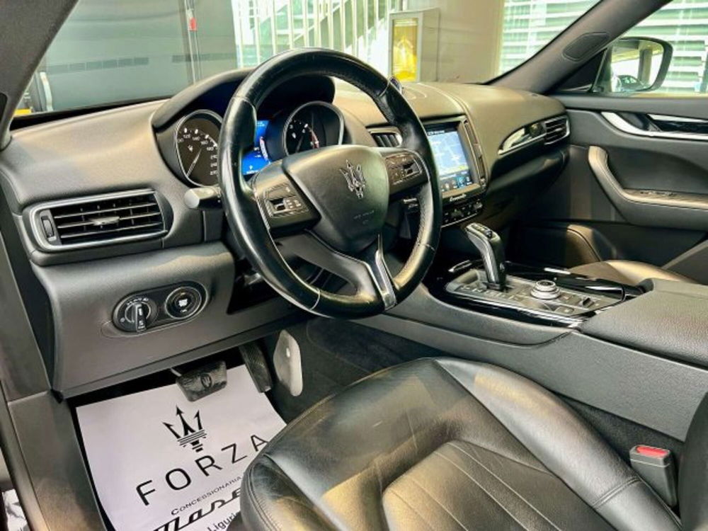 Maserati Levante usata a Torino (9)