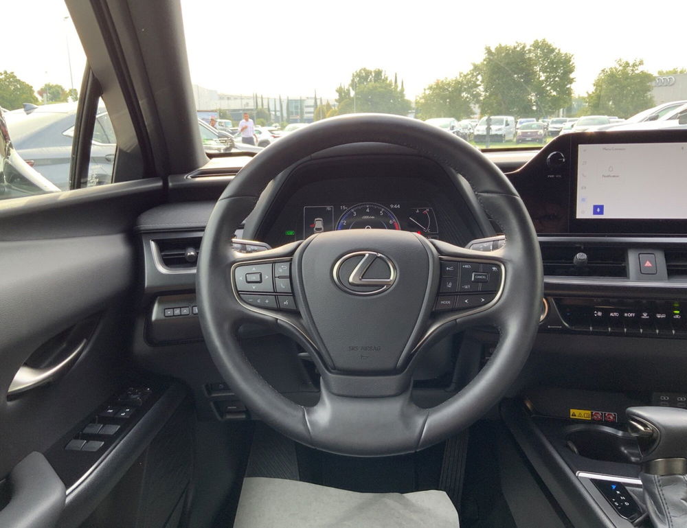 Lexus UX usata a Perugia (11)