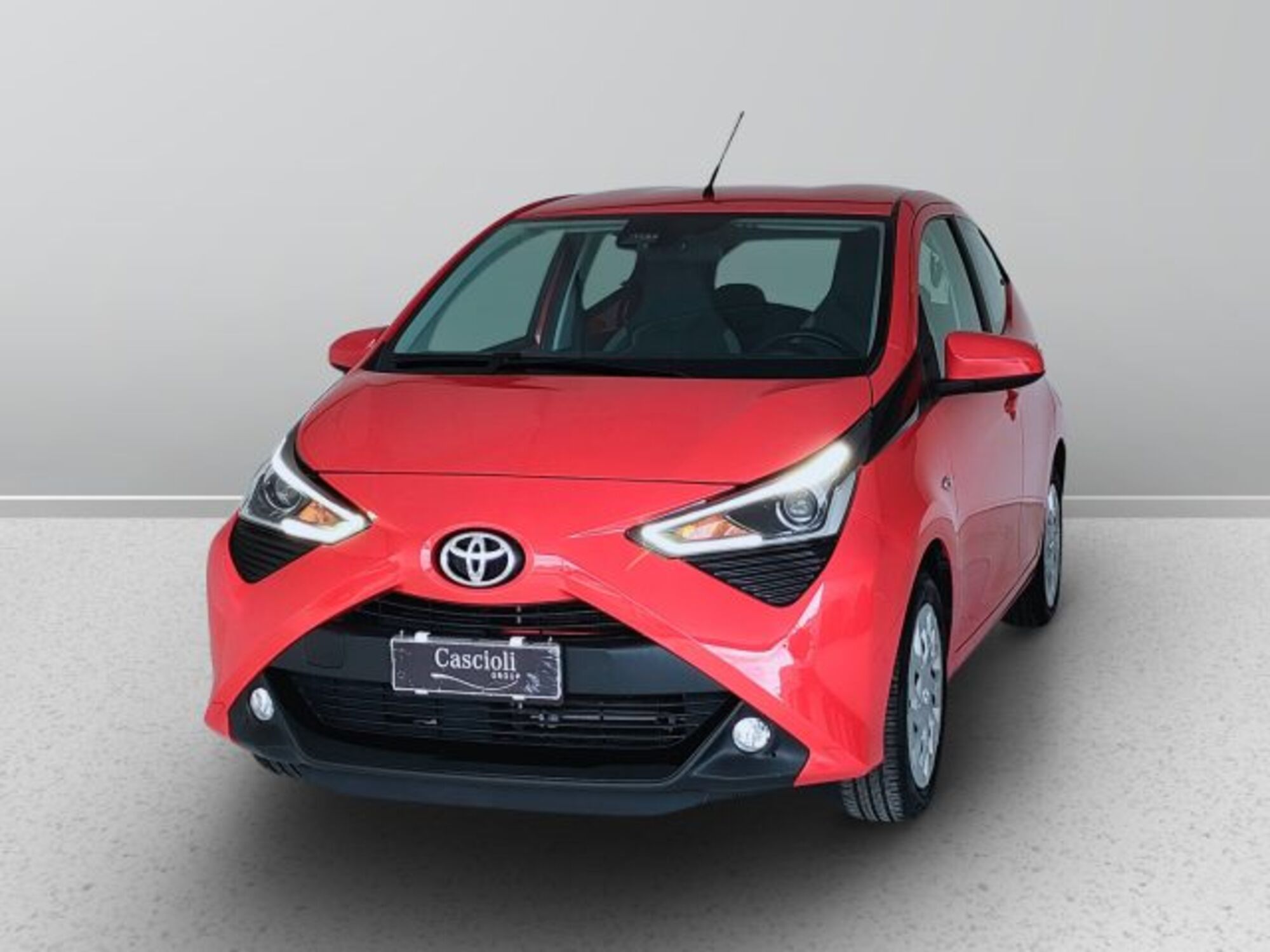 Toyota Aygo 1.0 VVT-i 72 CV 5 porte x-play MMT  del 2021 usata a Mosciano Sant&#039;Angelo