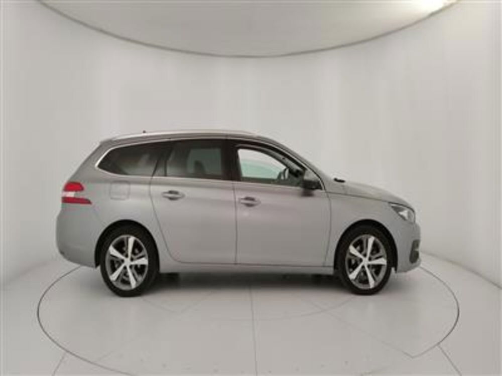 Peugeot 308 SW usata a Bari (9)