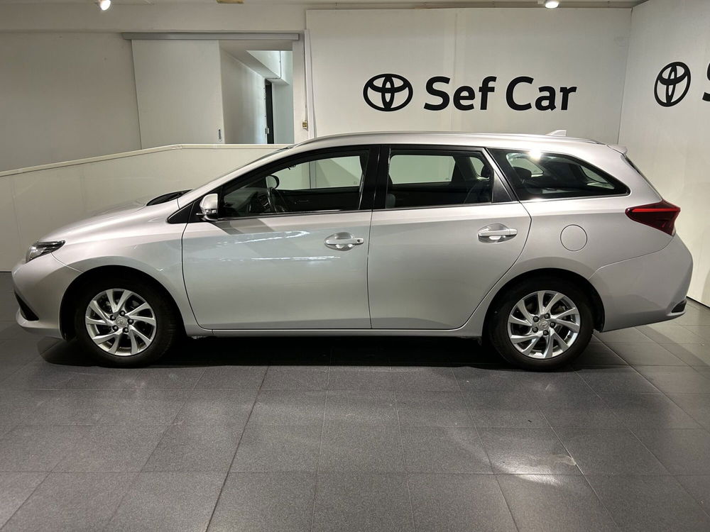 Toyota Auris Station Wagon usata a Milano (3)