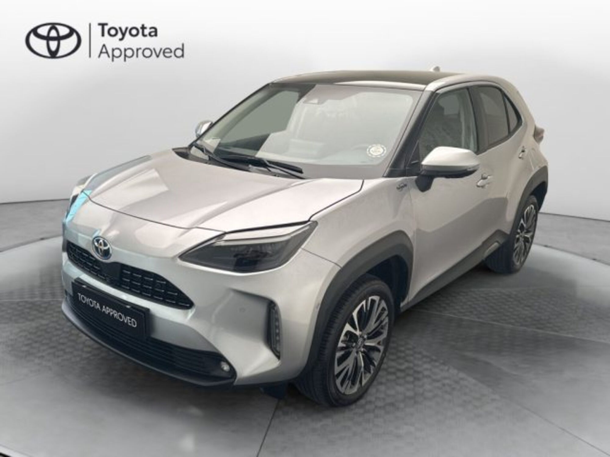 Toyota Yaris Cross 1.5 Hybrid 5p. E-CVT Lounge del 2022 usata a Cuneo