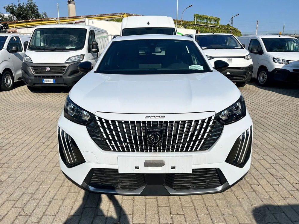 Peugeot 2008 nuova a Milano (2)