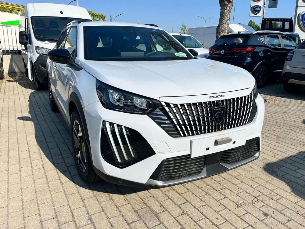 Peugeot 2008 nuova a Milano (3)