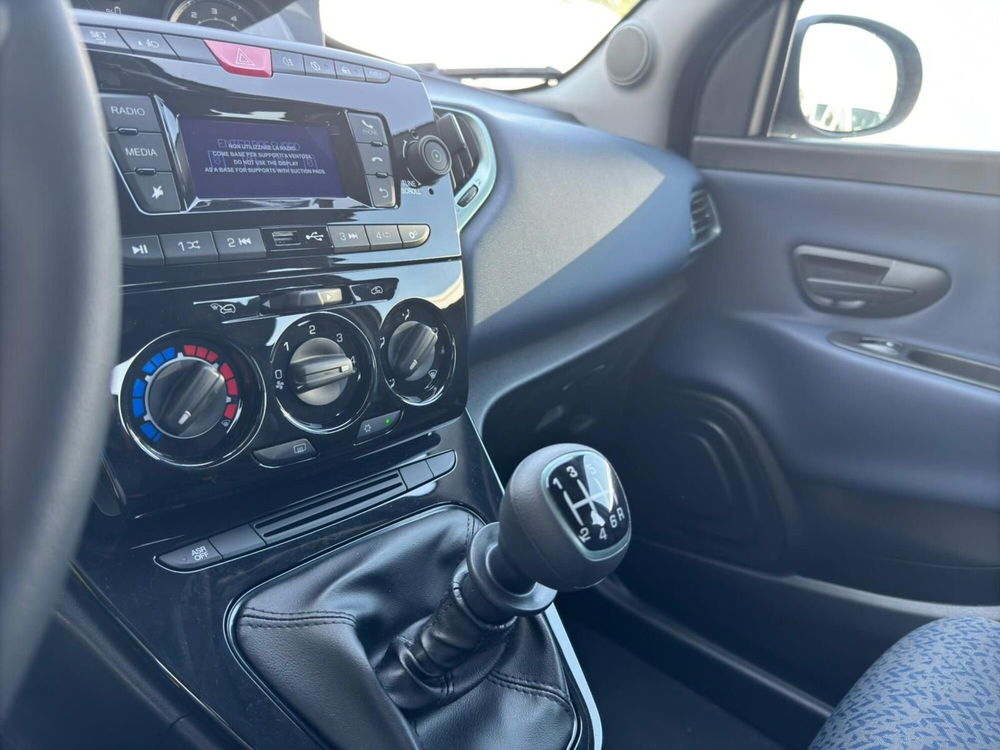 Lancia Ypsilon nuova a Ferrara (10)