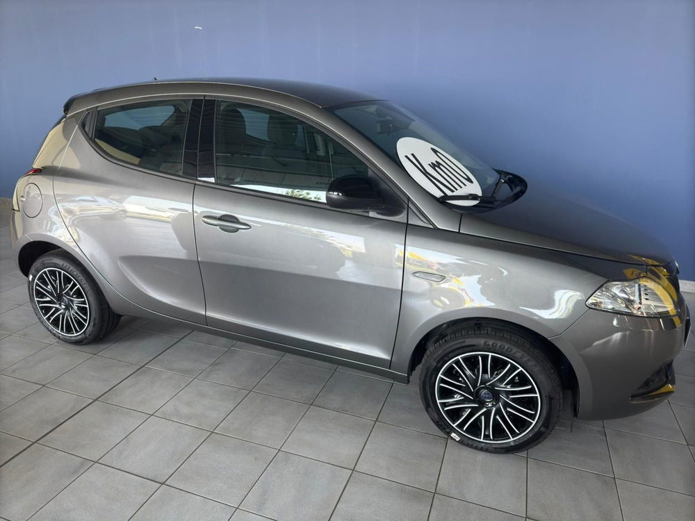 Lancia Ypsilon nuova a Ferrara (5)