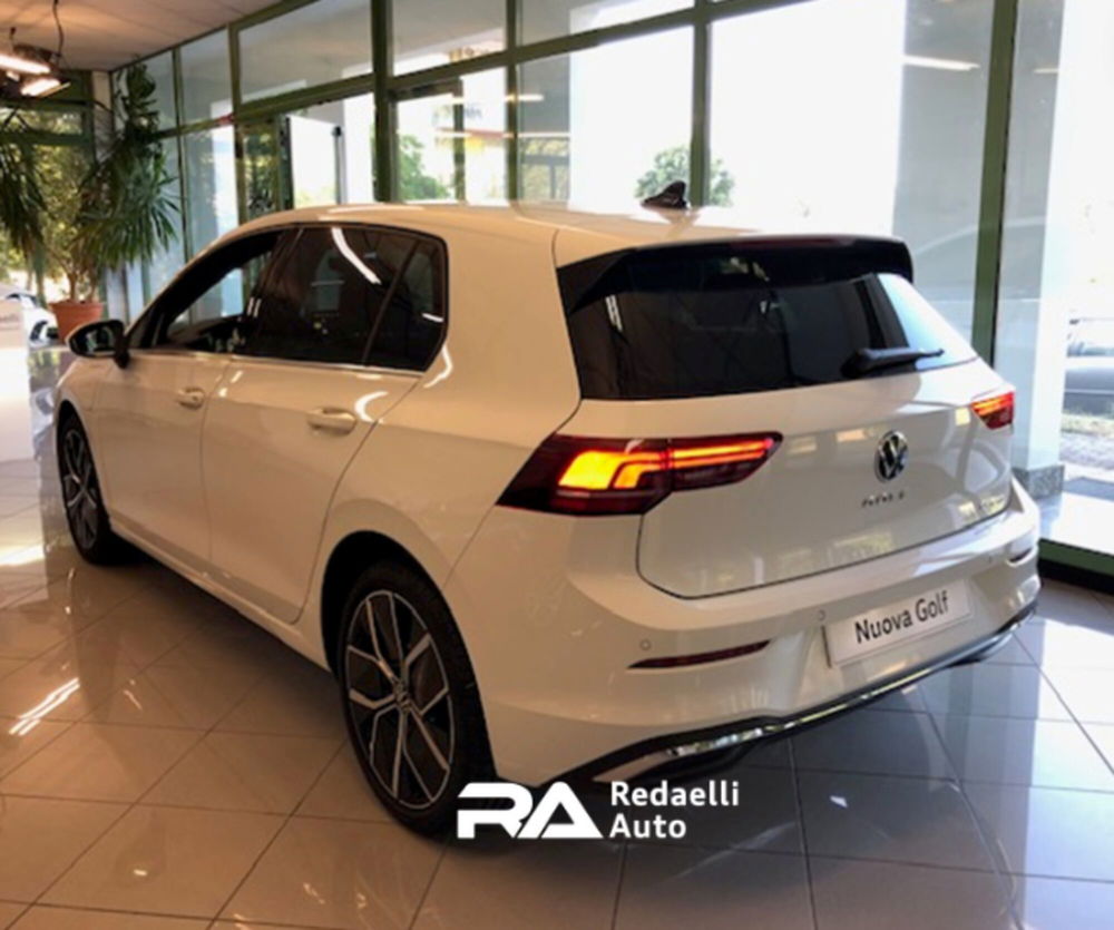 Volkswagen Golf nuova a Lecco (4)