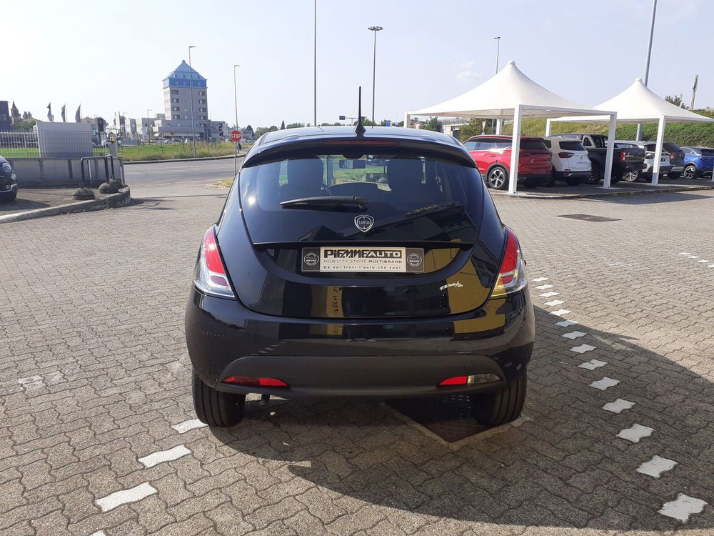 Lancia Ypsilon nuova a Parma (6)