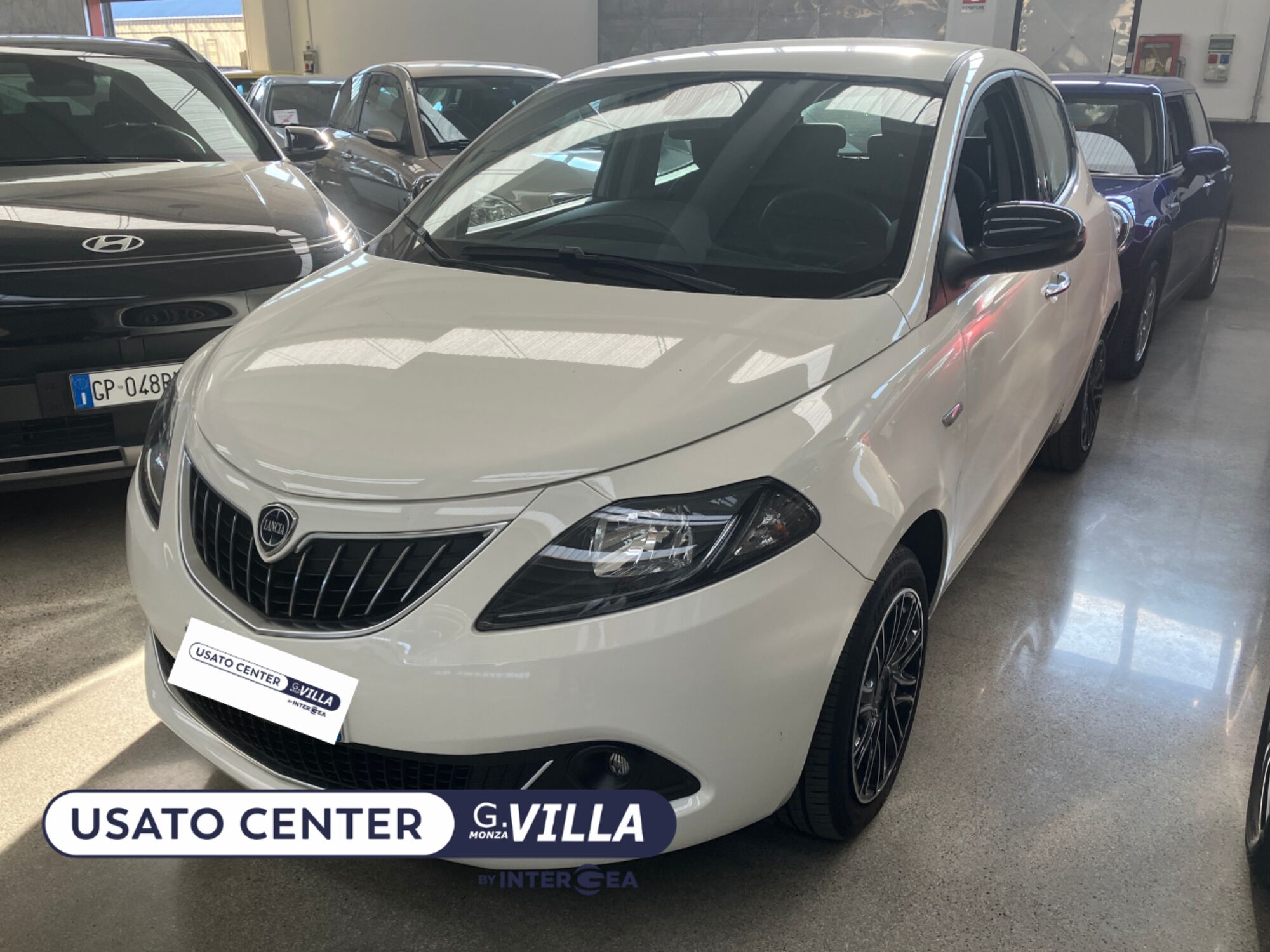 Lancia Ypsilon 1.0 FireFly 5 porte S&amp;S Hybrid Gold Plus del 2023 usata a Monza