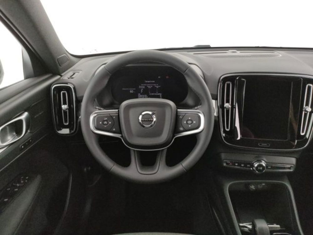 Volvo XC40 nuova a Modena (14)