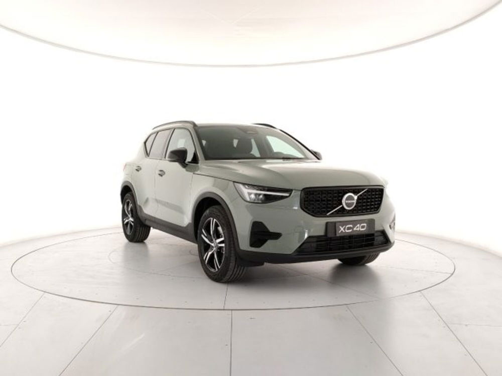 Volvo XC40 nuova a Modena (6)