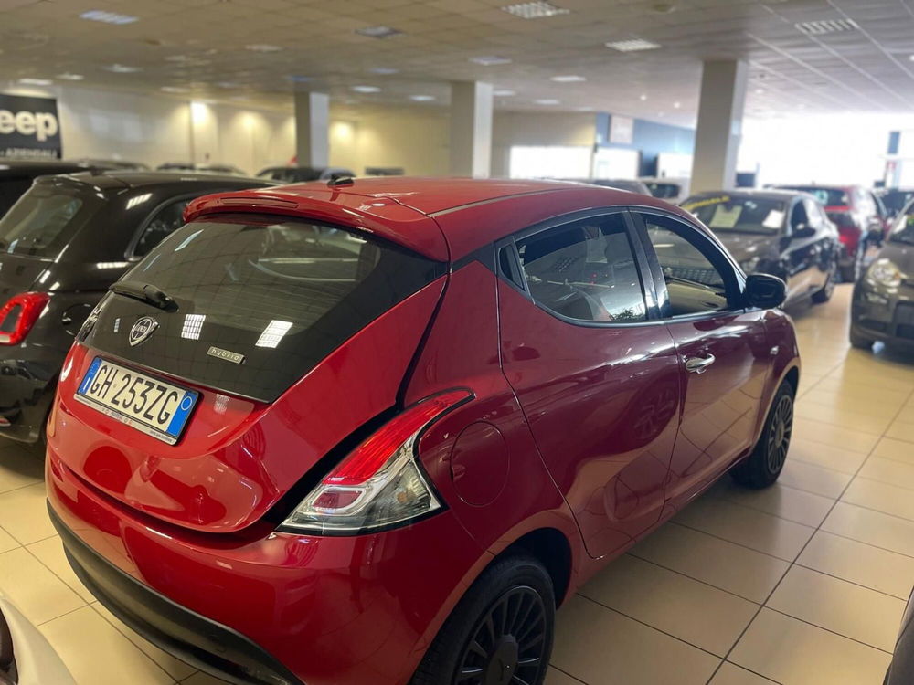 Lancia Ypsilon usata a Milano (4)