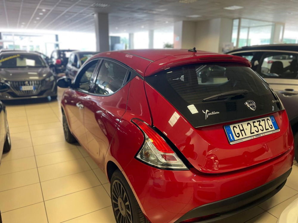 Lancia Ypsilon usata a Milano (5)