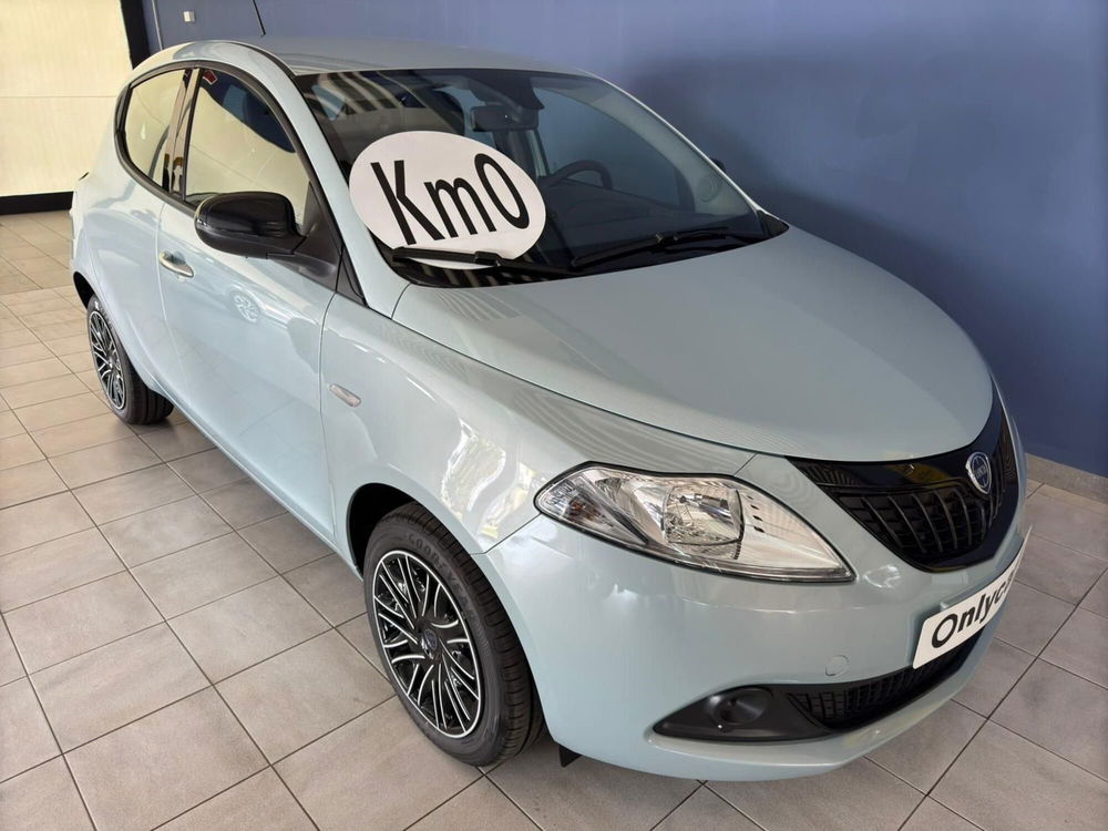 Lancia Ypsilon nuova a Ferrara