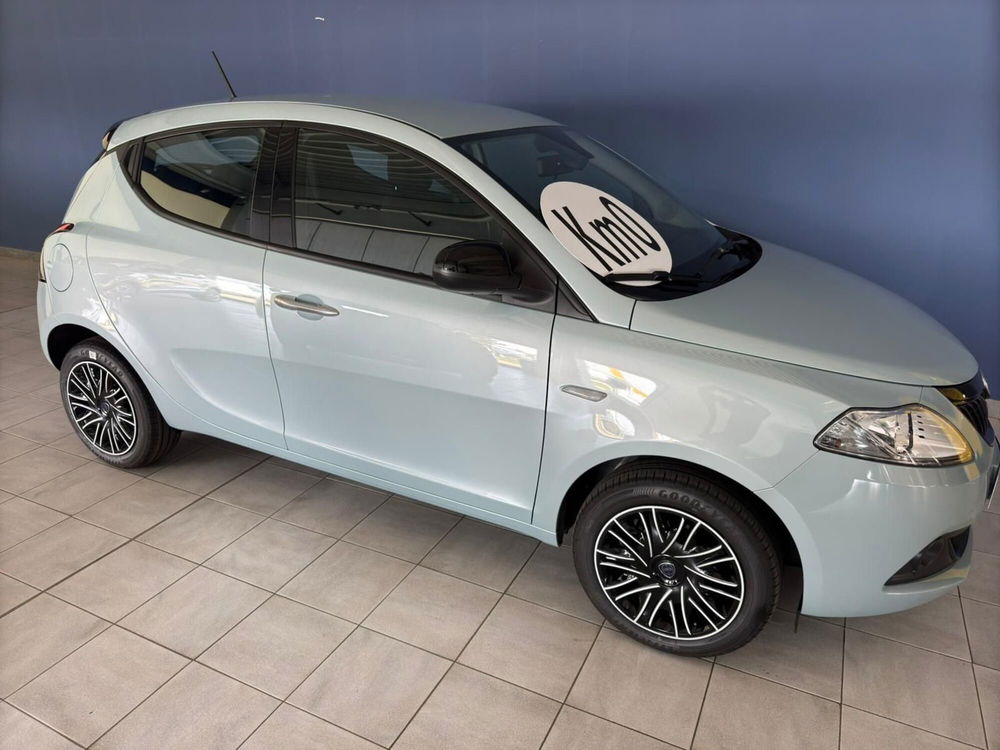 Lancia Ypsilon nuova a Ferrara (3)