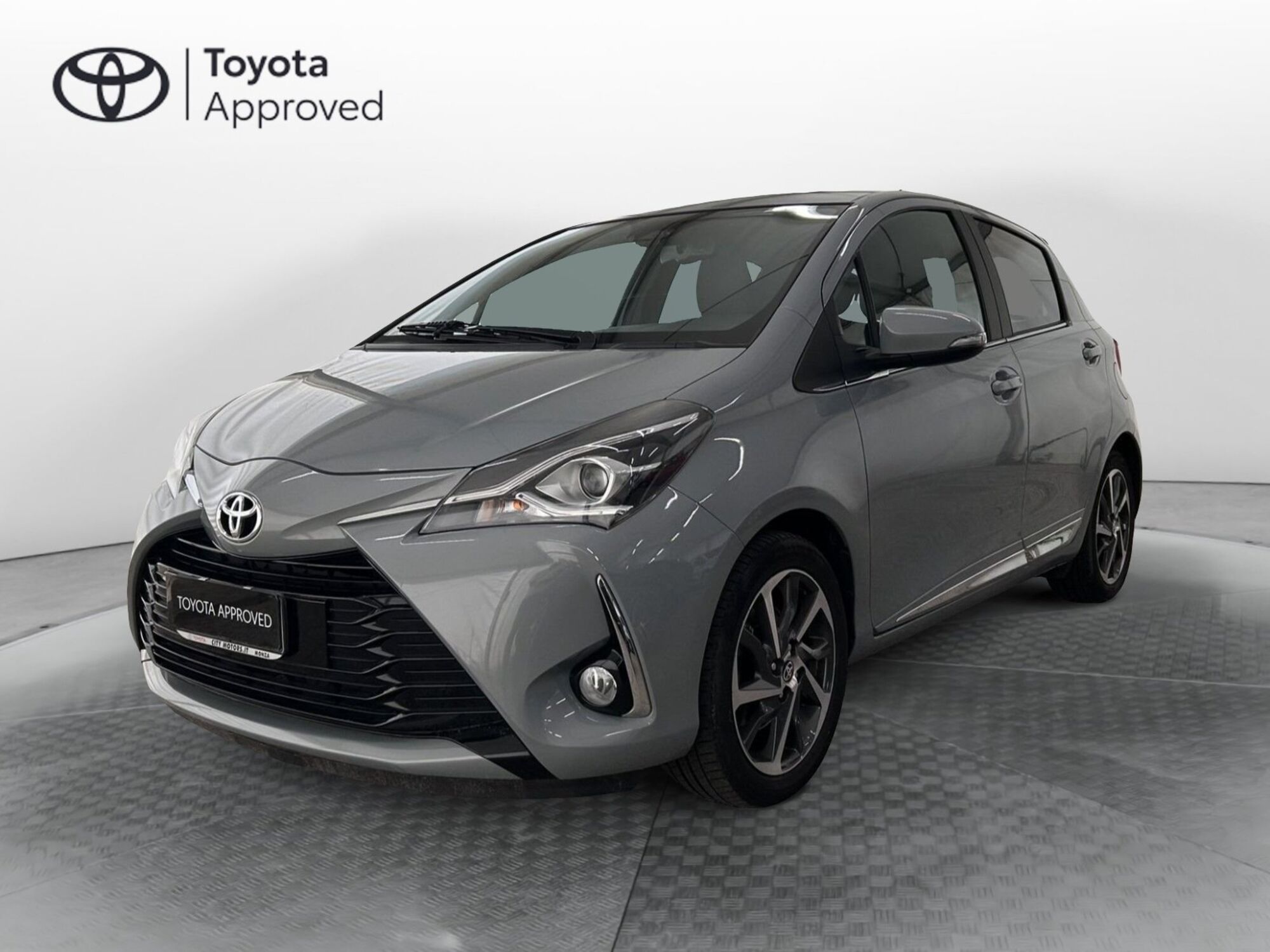 Toyota Yaris 1.5 5 porte Lounge  del 2018 usata a Monza