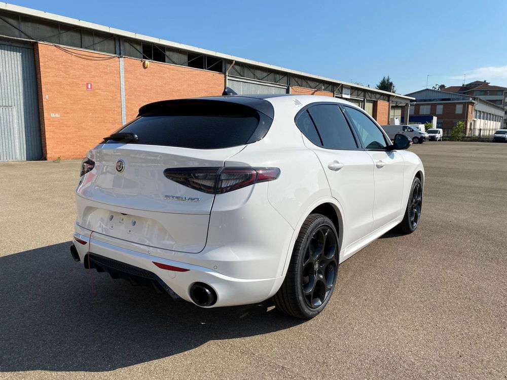 Alfa Romeo Stelvio nuova a Reggio Emilia (4)