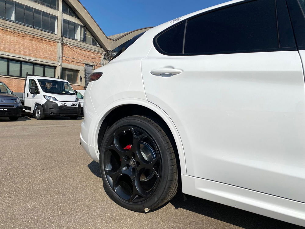 Alfa Romeo Stelvio nuova a Reggio Emilia (5)