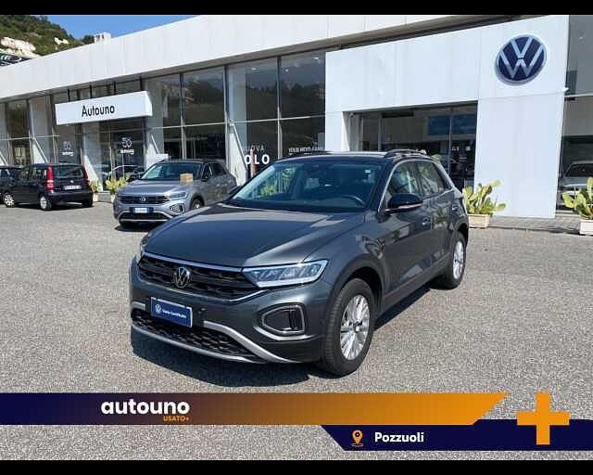 Volkswagen T-Roc 1.5 tsi Life dsg del 2023 usata a Pozzuoli