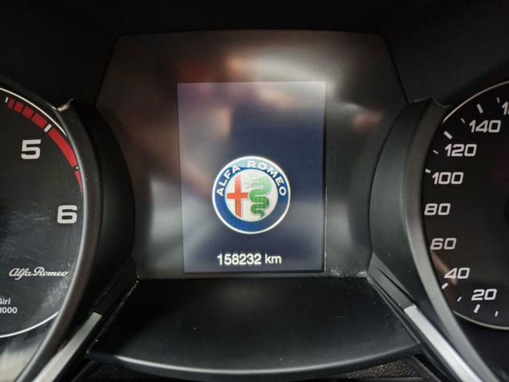 Alfa Romeo Stelvio usata a Padova (12)