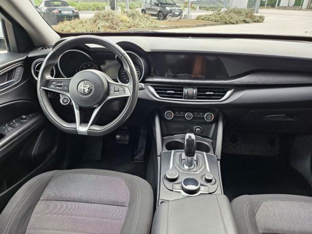 Alfa Romeo Stelvio usata a Padova (7)