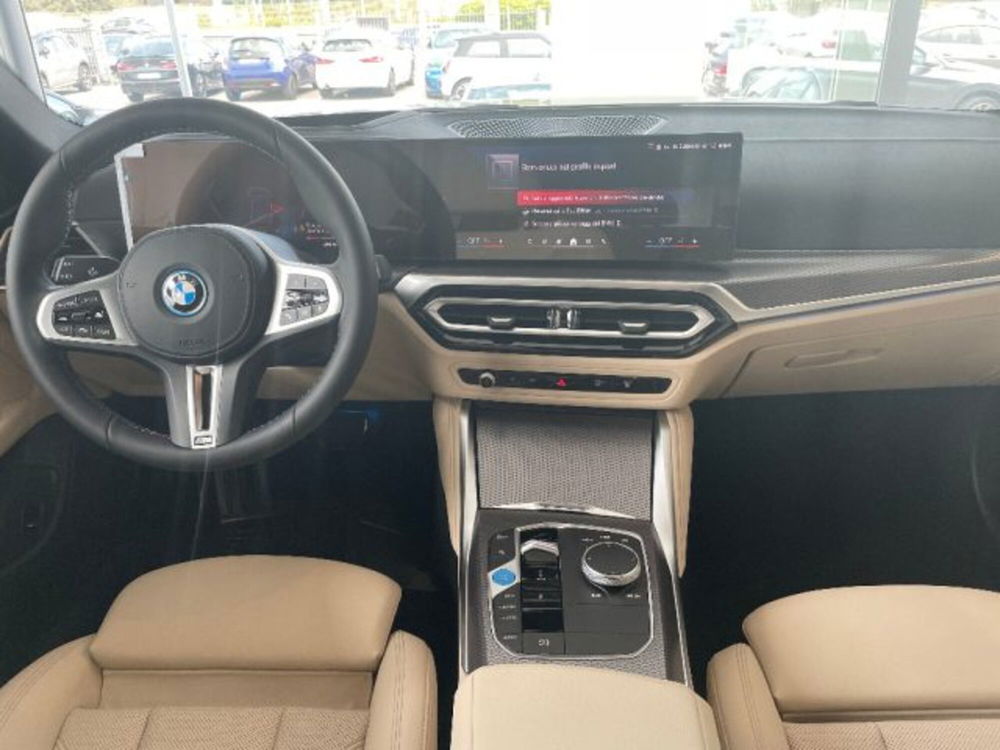 BMW i4 nuova a Lecce (11)