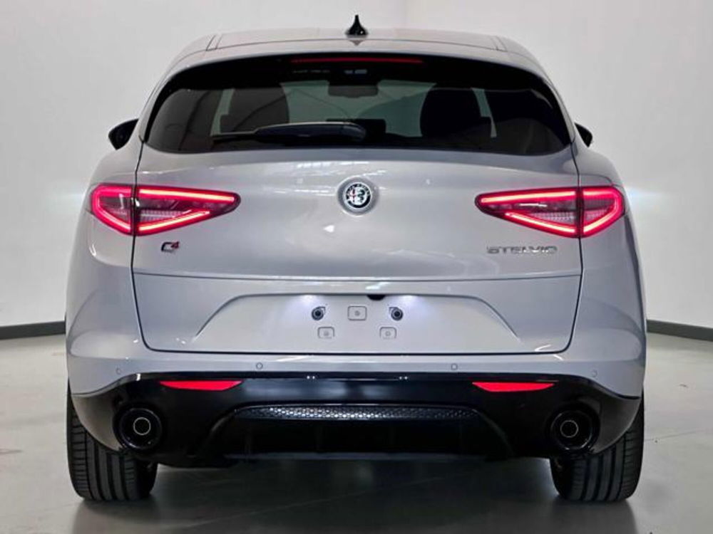 Alfa Romeo Stelvio nuova a Vicenza (5)